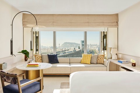 Scenic room King bedroom Montjuic