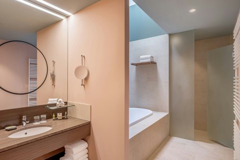 Duplex Suite Bathroom