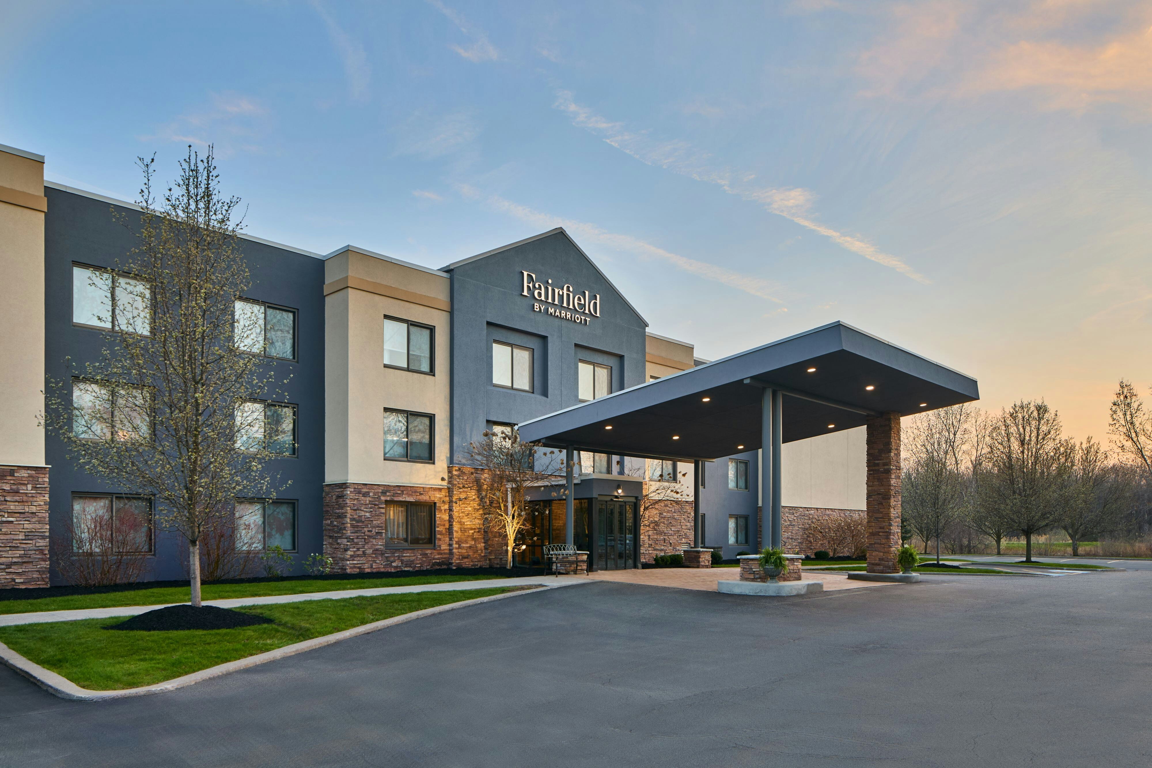 Fairfield Inn & Suites Rochester East