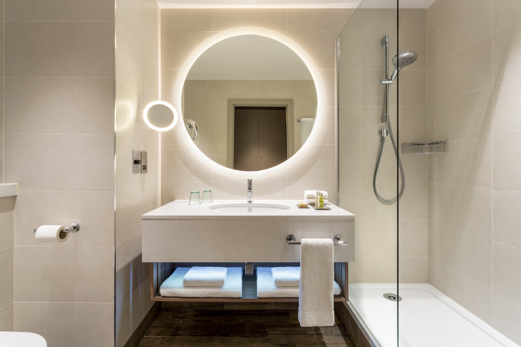 Hilton Aberdeen TECA Room Type - KING EXECUTIVE GUEST ROOM