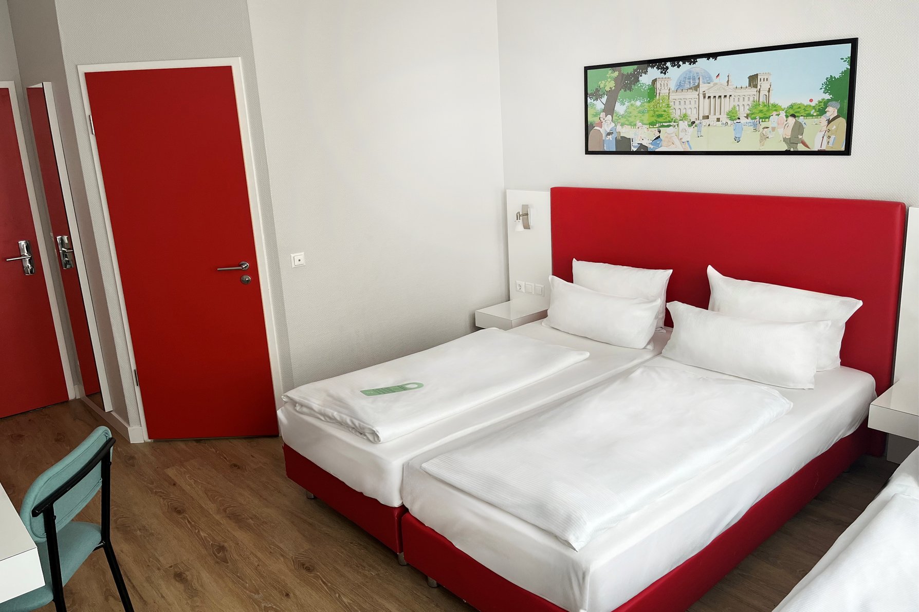 Garner Hotel BERLIN - CHECKPOINT CHARLIE Room Type - Standard Room with Two Single Beds