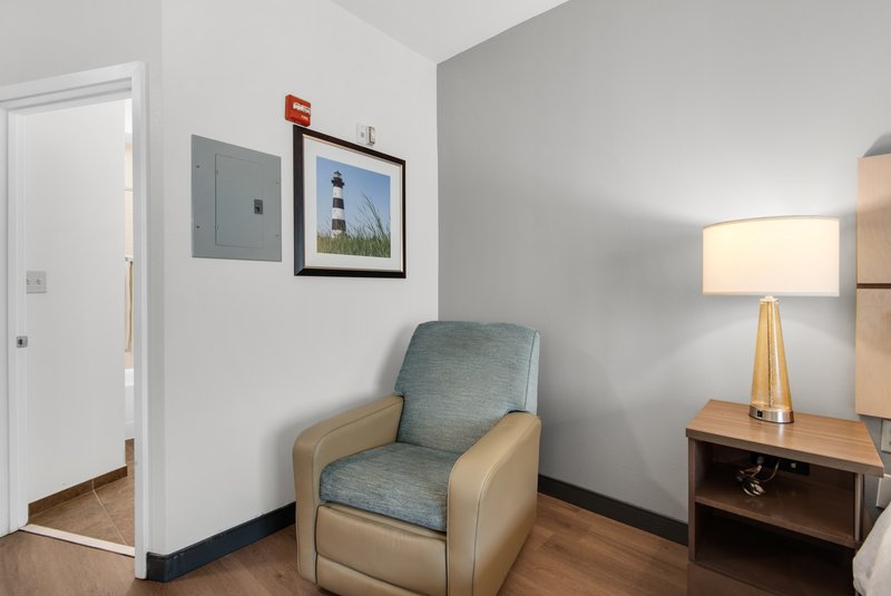 STUDIO STE 1 QN HEARING ACCESSIBLE