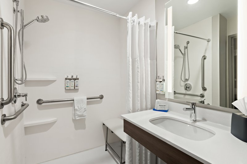 HOLIDAY INN EXP STES PERRY