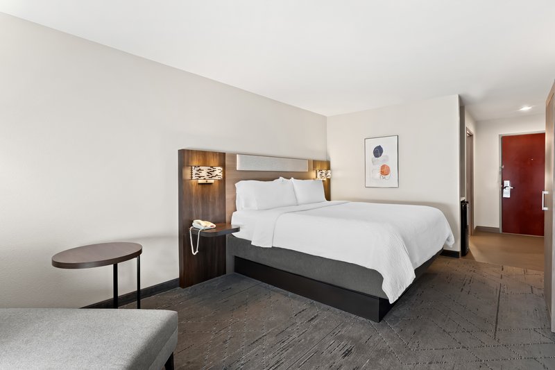 HOLIDAY INN EXP STES PERRY