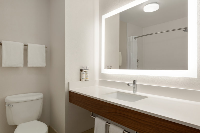 HOLIDAY INN EXP WEST SACRMENTO