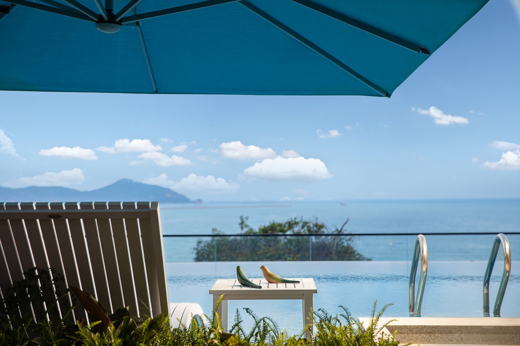 voco SANYA DADONGHAI Room Type - 1 King Premium Ocean View Pool Access