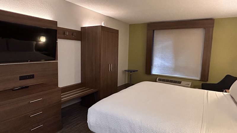 HOLIDAY INN EXP STES REIDSVILL