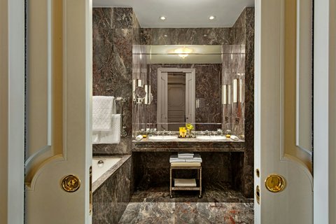 Giglio Prestige bathroom
