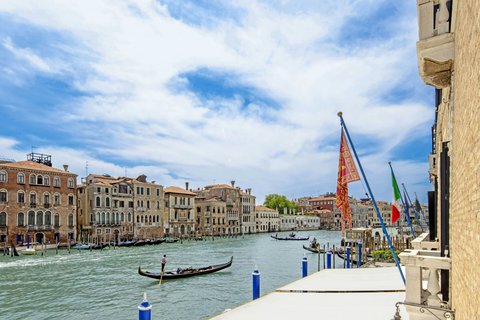 Palazzo Canal suite view