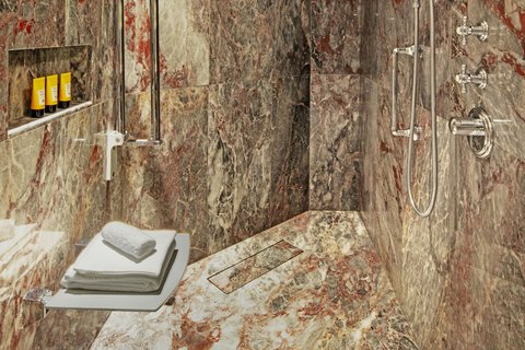 Giglio Prestige bathroom