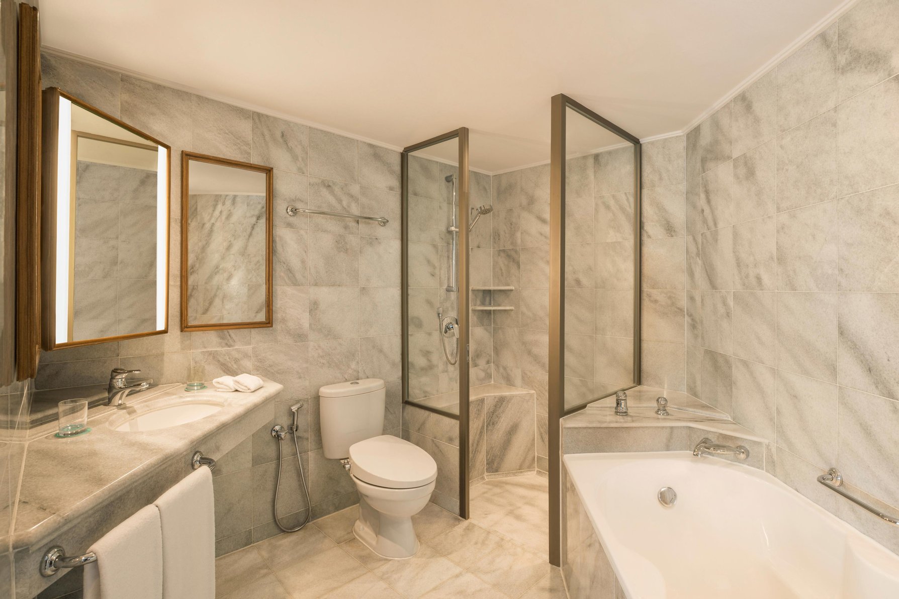 Le Meridien Jakarta Room Type - Deluxe, Guest room, 2 Twin
