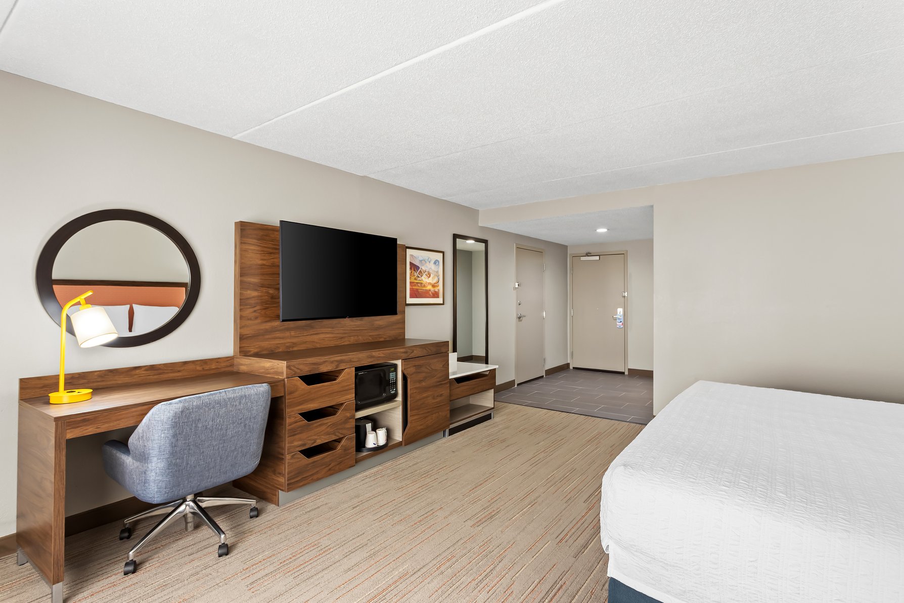 Hampton Inn & Suites by Hilton Bolingbrook Room Type - 1 KNG ACC ROLLIN SHWR NS