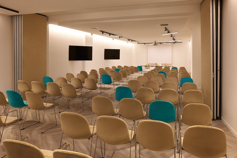 Capuleti meeting room: different arrangements for your needs