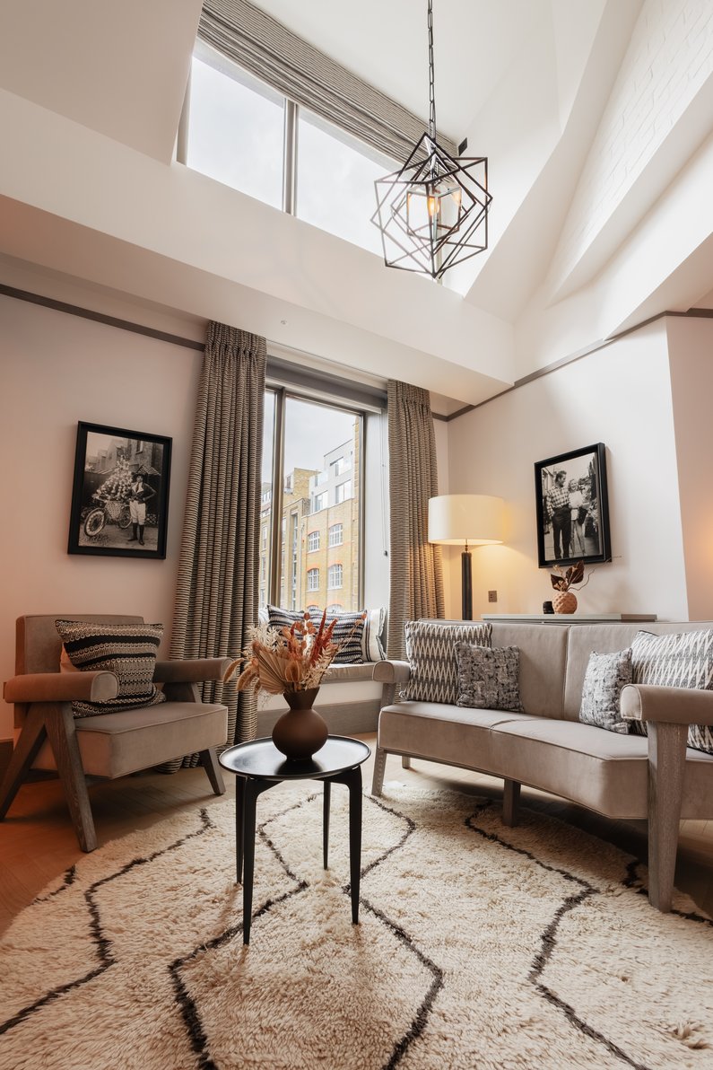 Hart Shoreditch Hotel London, Curio Collection by Hilton Room Type - KING SKYLIGHT SUITE