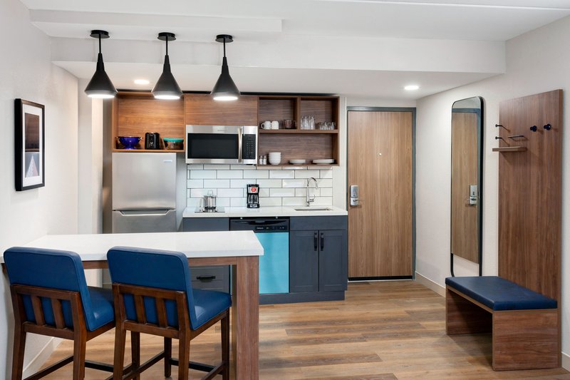 Candlewood Suites Columbus North – Worthington