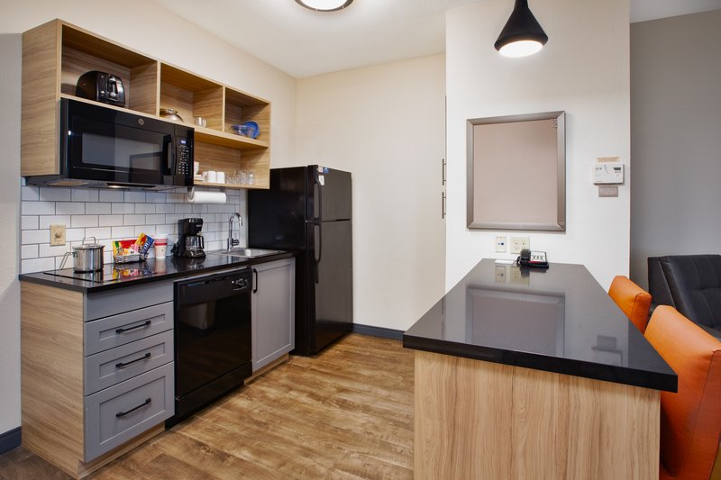 Candlewood Suites – Military Candlewood Suites on Ft. Riley