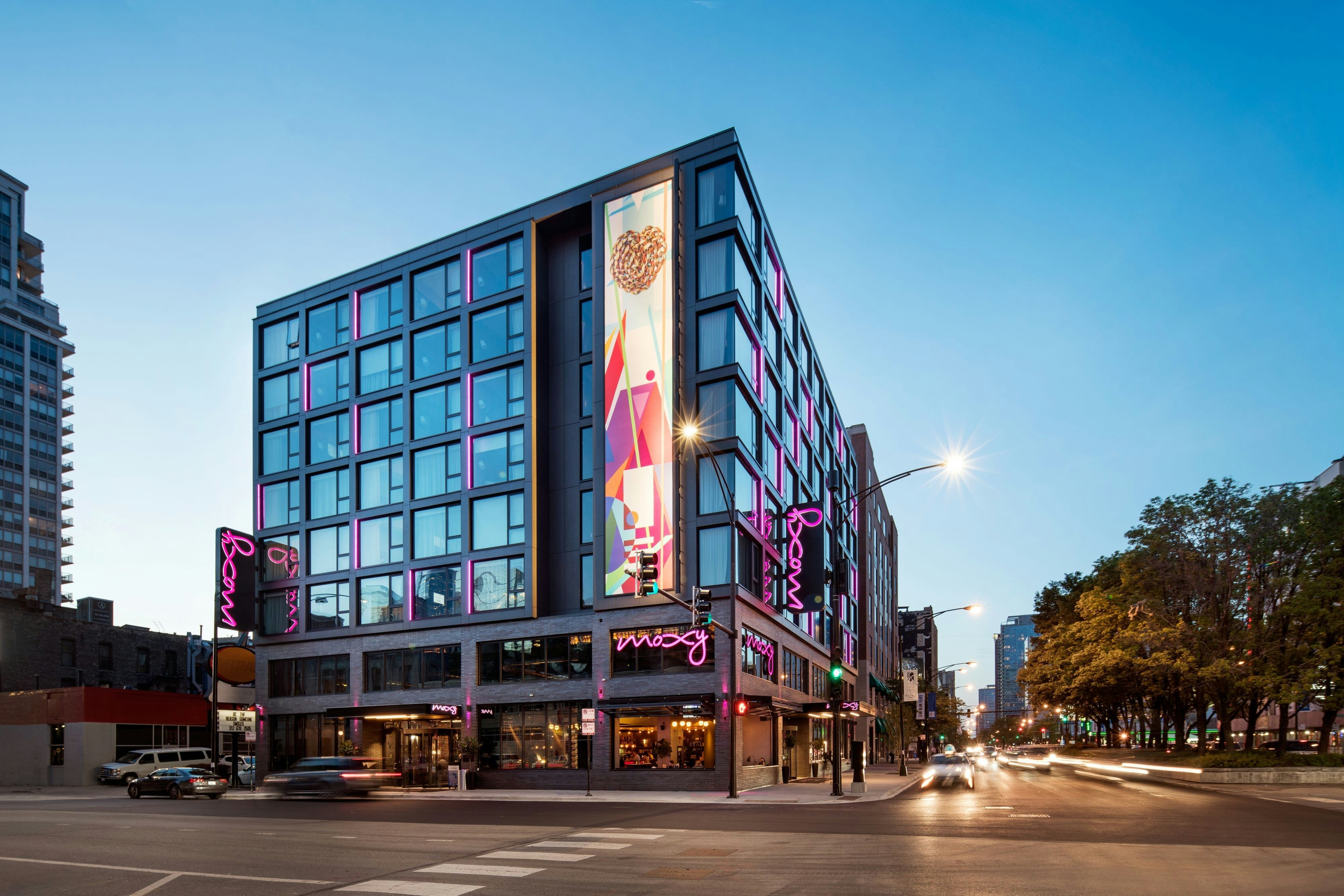 Moxy Chicago Downtown