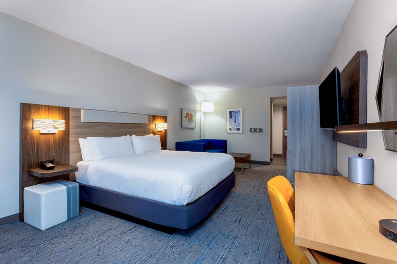 Holiday Inn Express and Suites Palm Coast – I-95