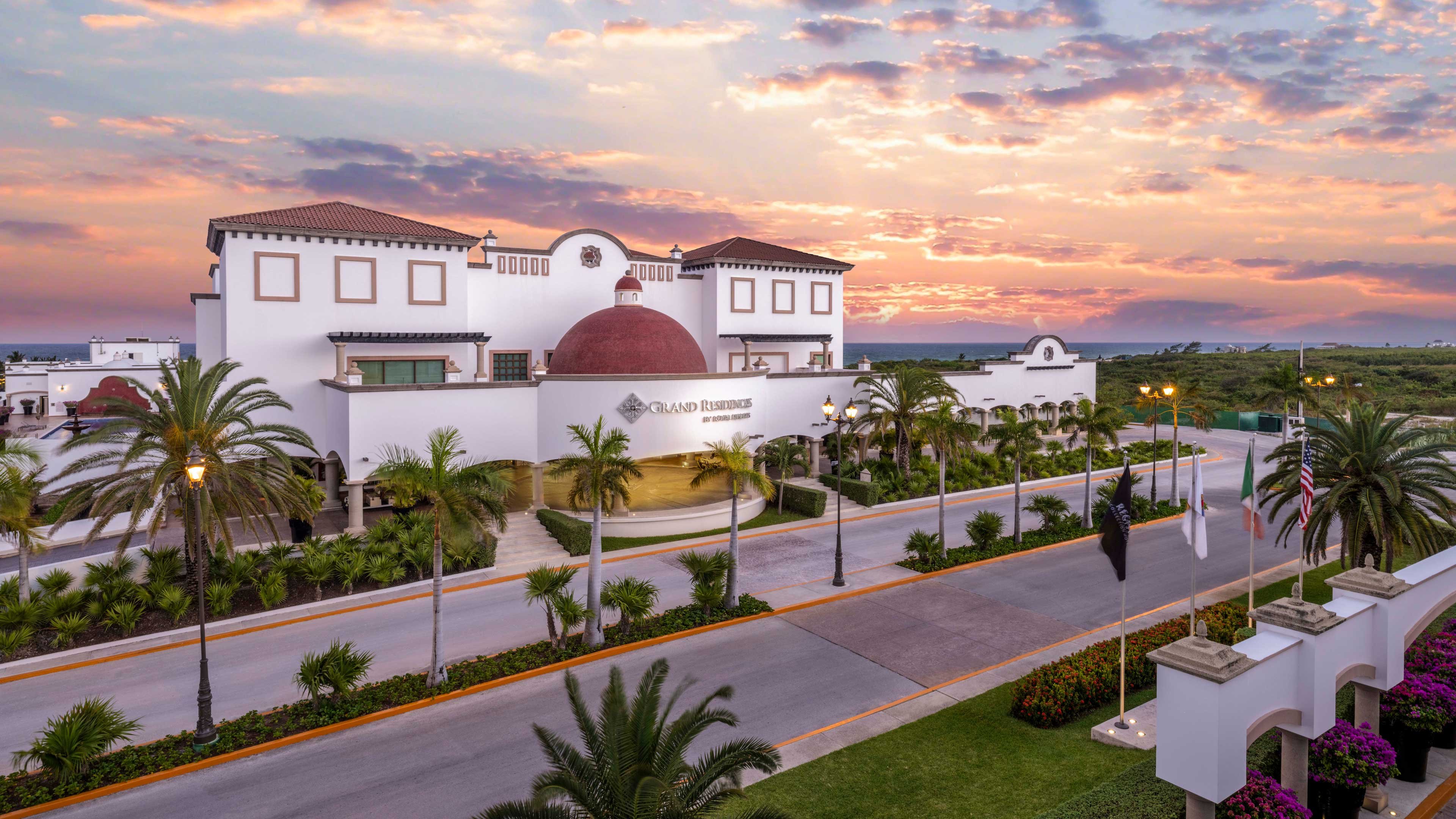 Holiday Inn Club Grand Residences
