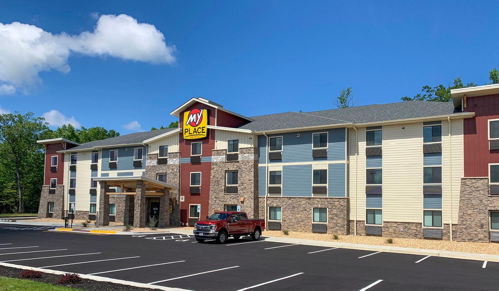My Place Hotel-Dahlgren/King George