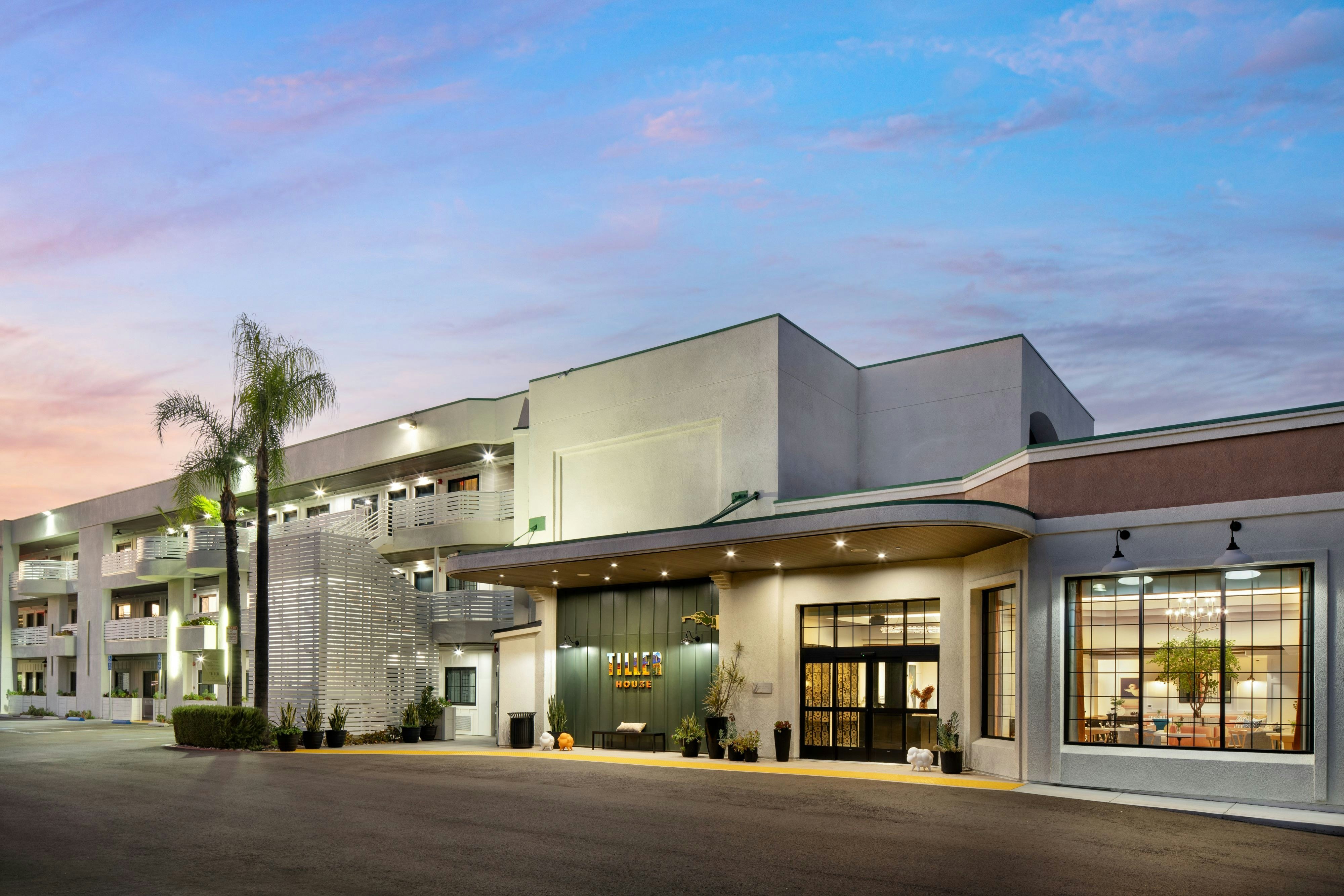 Tiller House, Laguna Hills