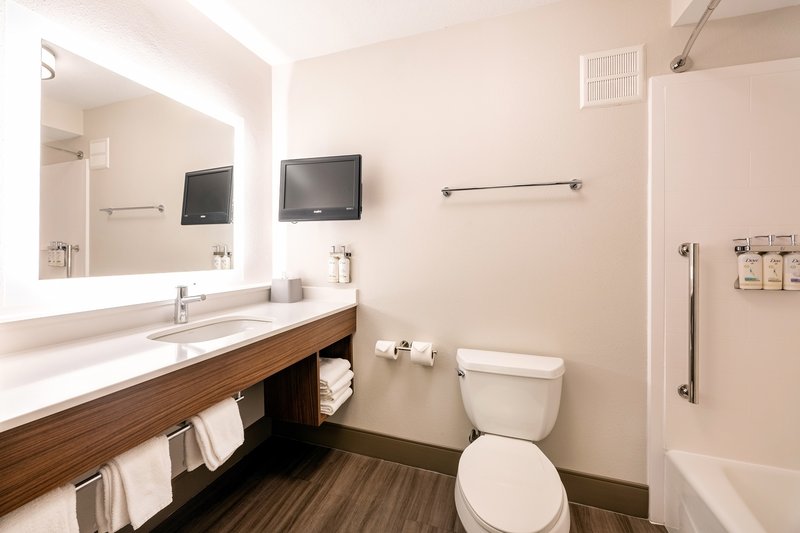 HOLIDAY INN EXP STES WINONA
