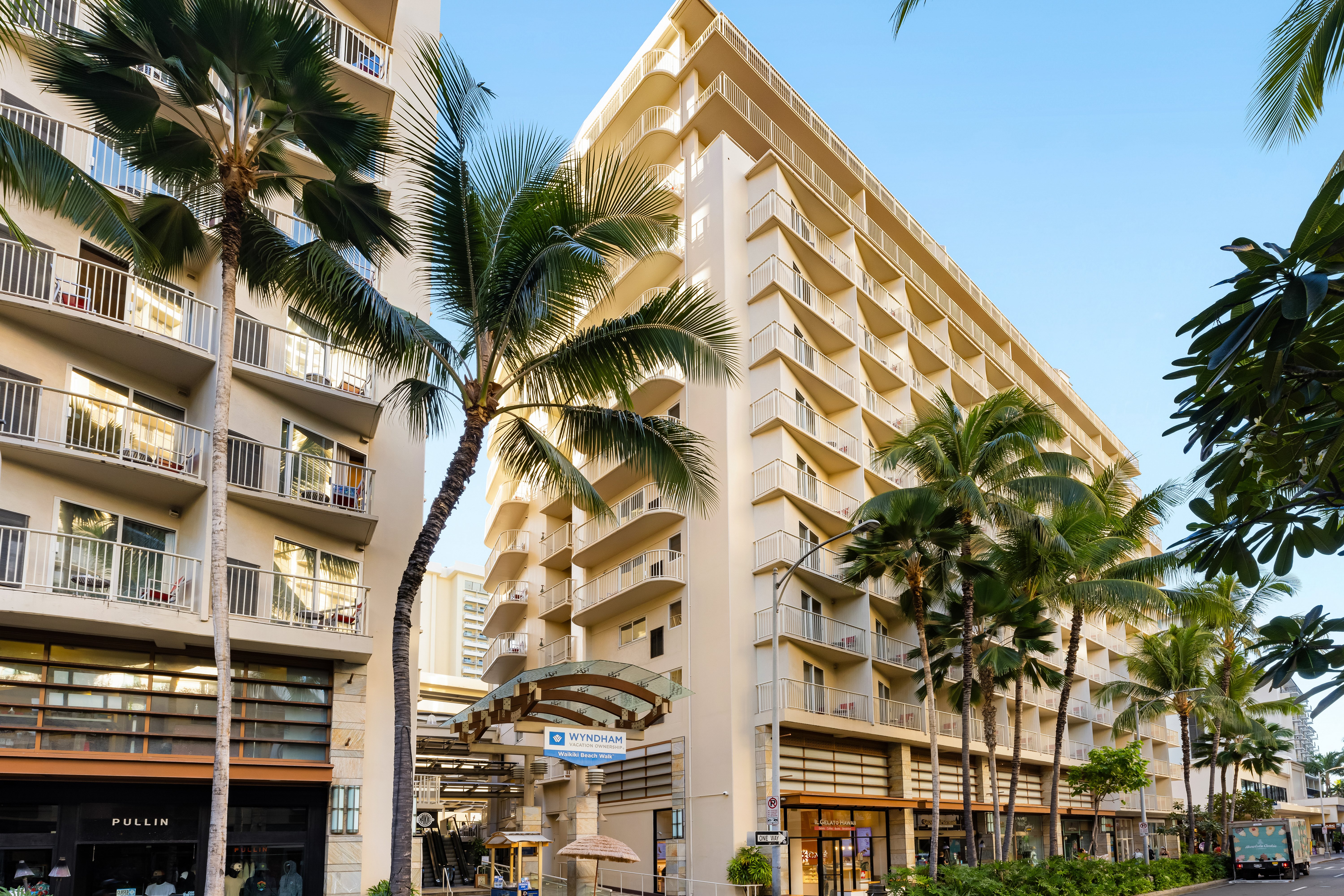 Wyndham Waikiki Beach Walk