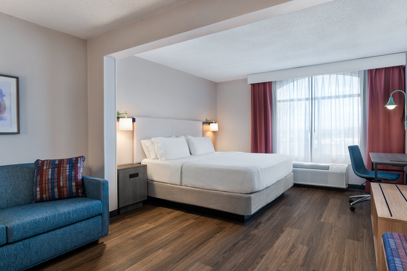 HOLIDAY INN EXP MURFREESBORO C