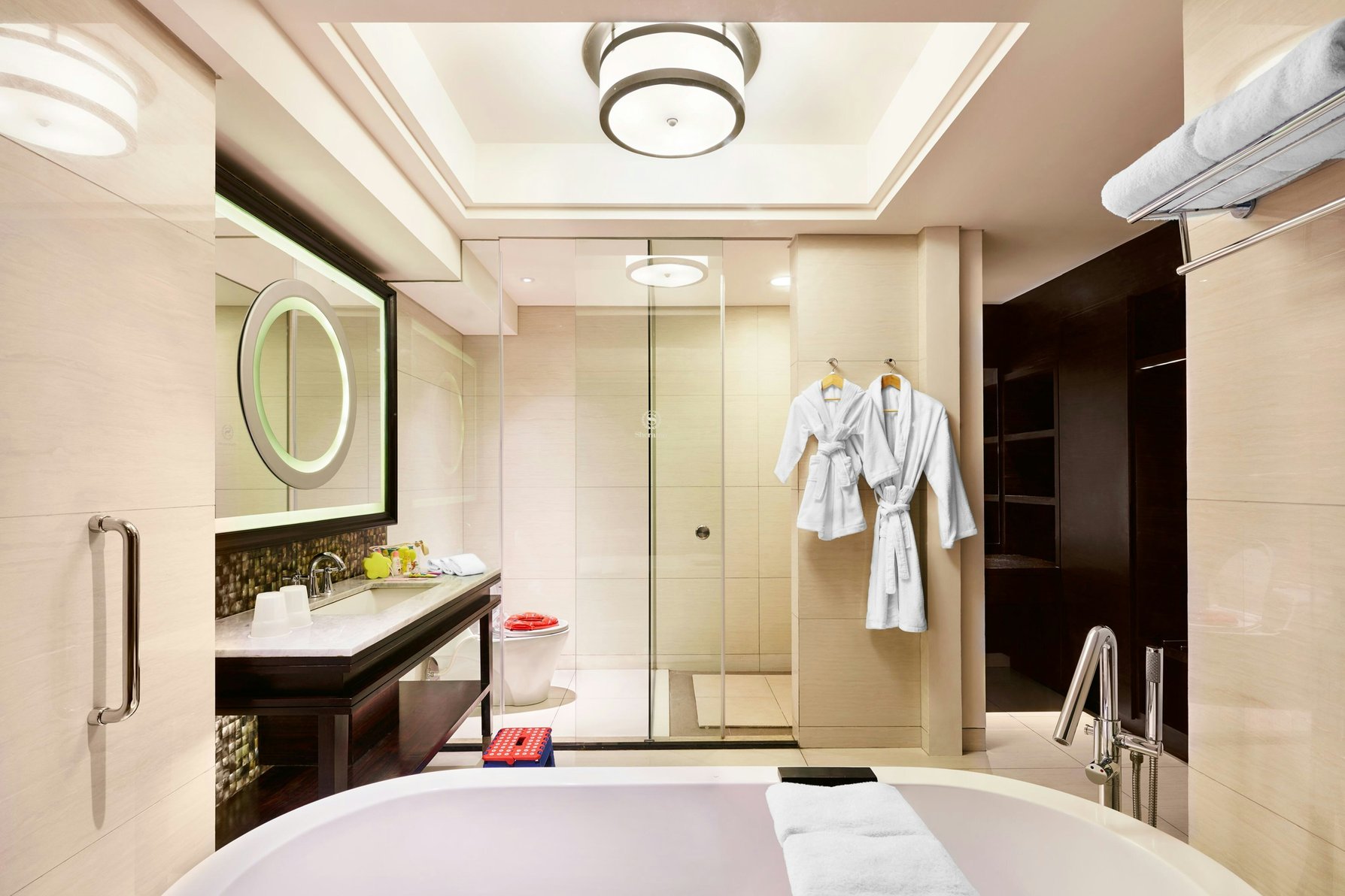 Sheraton Bali Kuta Resort Room Type - Larger Oceanfront Suite, 1 King Bed (suitable for up to 4 adults with 2 Extra Beds) with FREE Kids &
