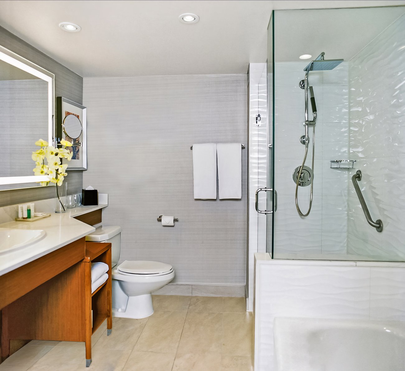 Crowne Plaza TORONTO - NORTH YORK by IHG Room Type - 1 King Premium High Floor