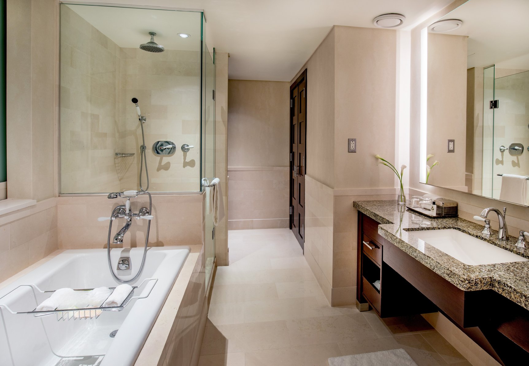 InterContinental BOSTON Room Type - 1 King Junior Suite