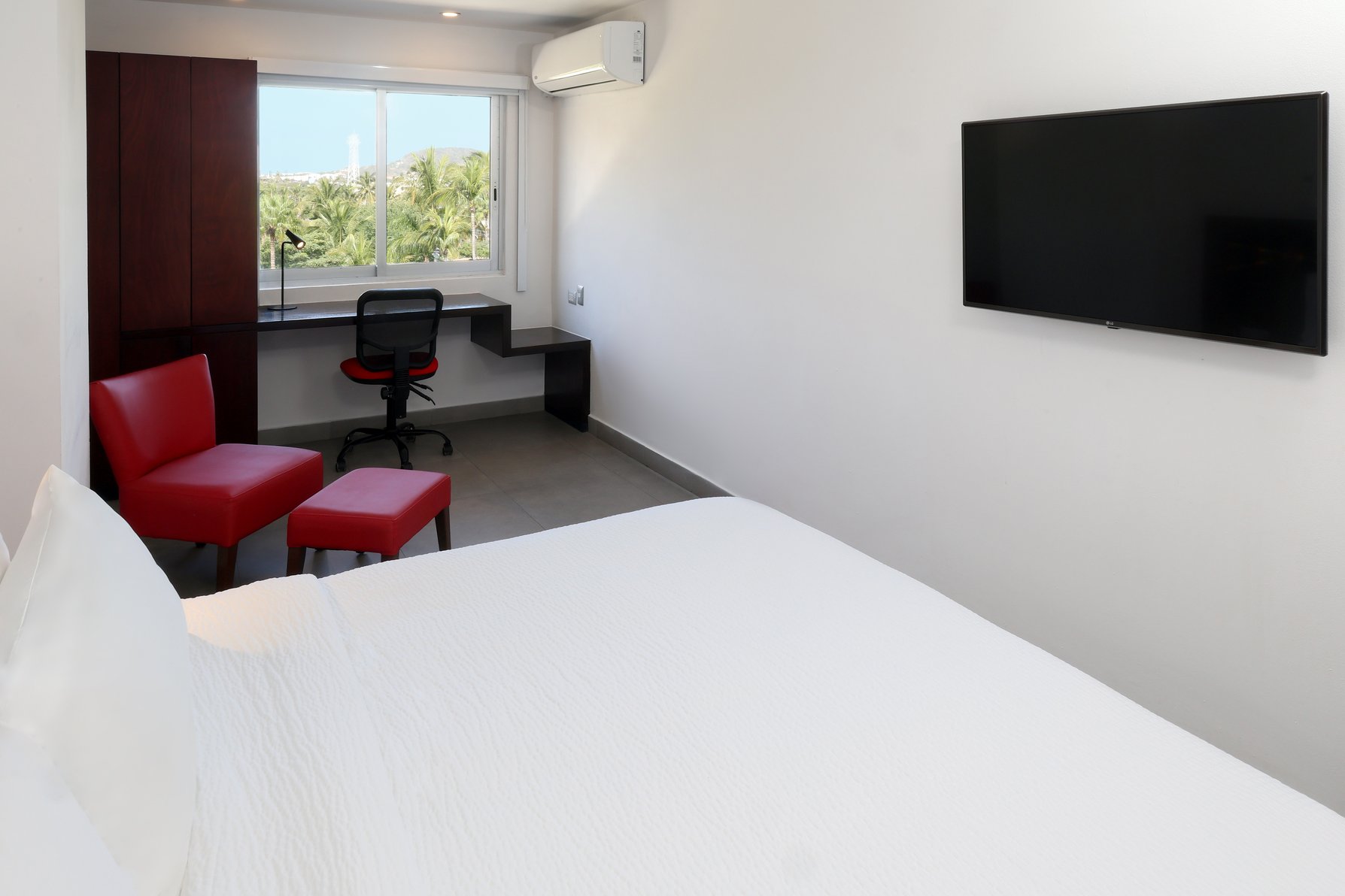Garner Hotel MAZATLAN BEACH by IHG Room Type - 1 King Bed Standard City View