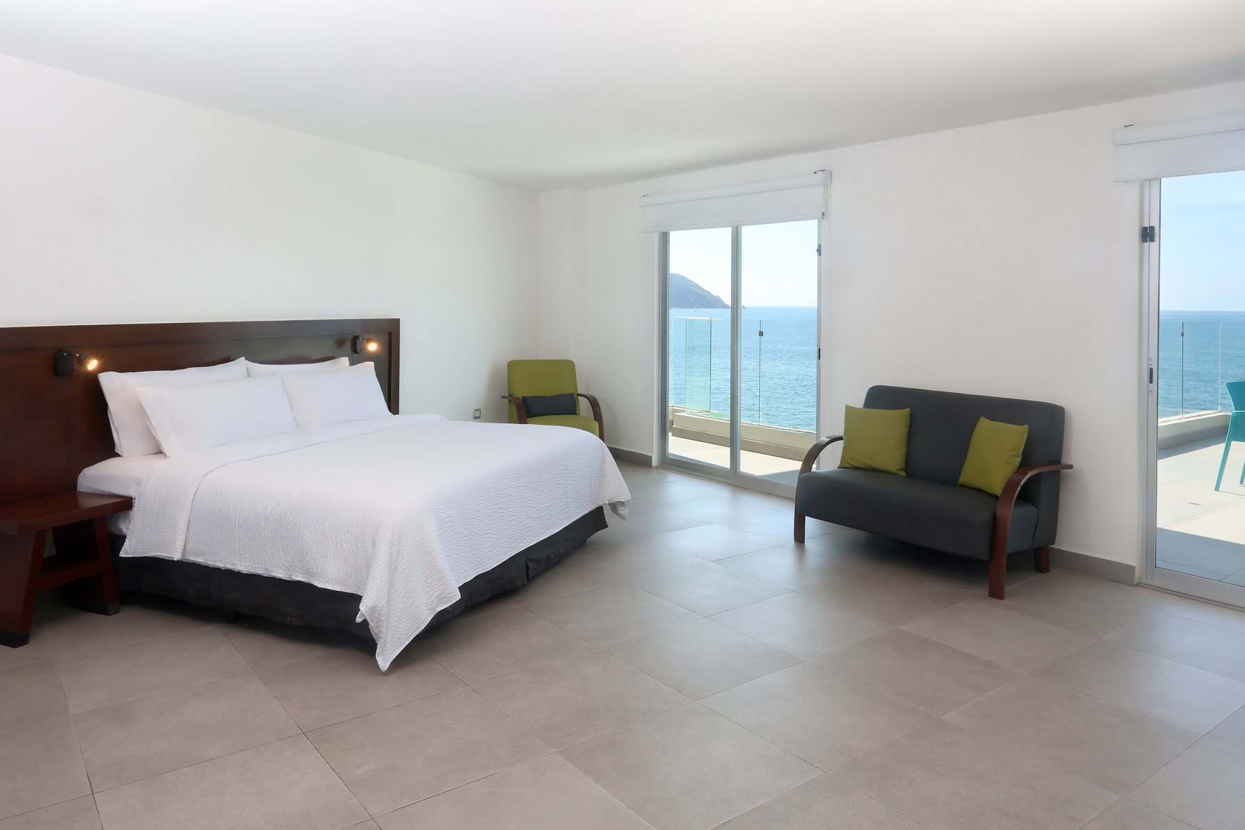 Garner Hotel MAZATLAN BEACH by IHG Room Type - 1 King Bed Suite Ocean Front