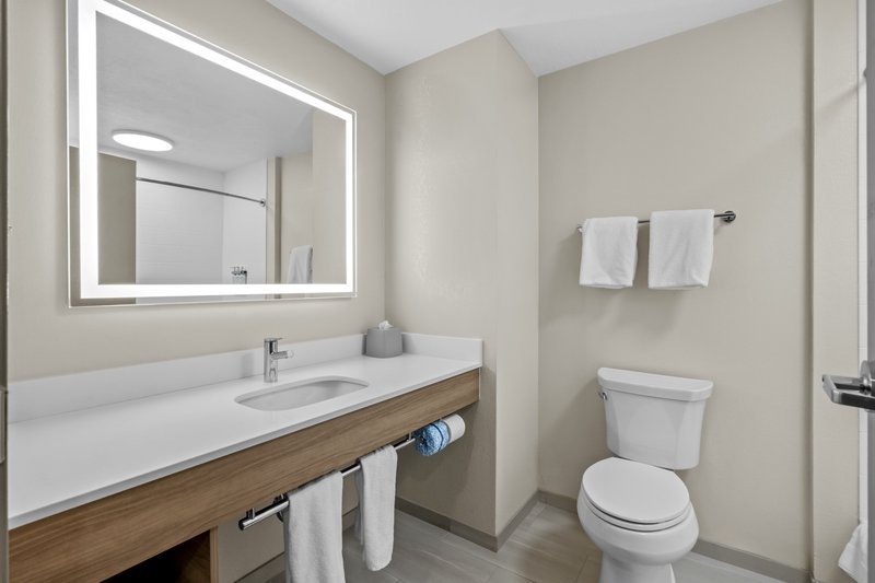 HOLIDAY INN EXP STES OGDEN