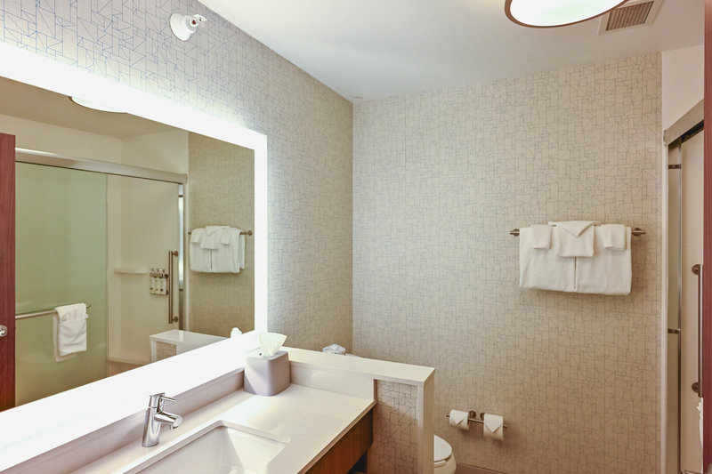 HOLIDAY INN EXPRESS KEWEENAW