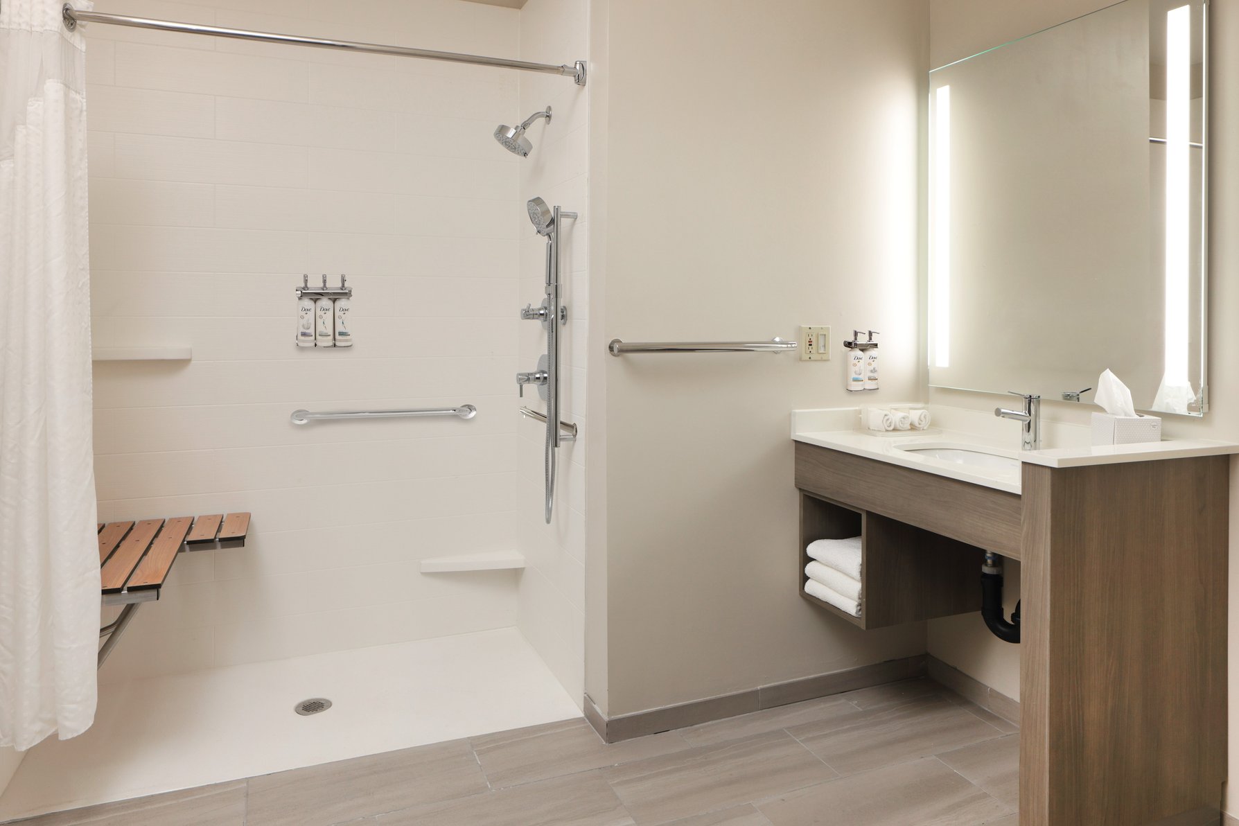 Holiday Inn Express - Ludlow - Chicopee Area Room Type - 1 King Standard Communications Mobility Roll in Shower Holiday Inn Express - Ludlow - Chicopee Area Room Type - 1 King Standard Communications Mobility Roll in Shower