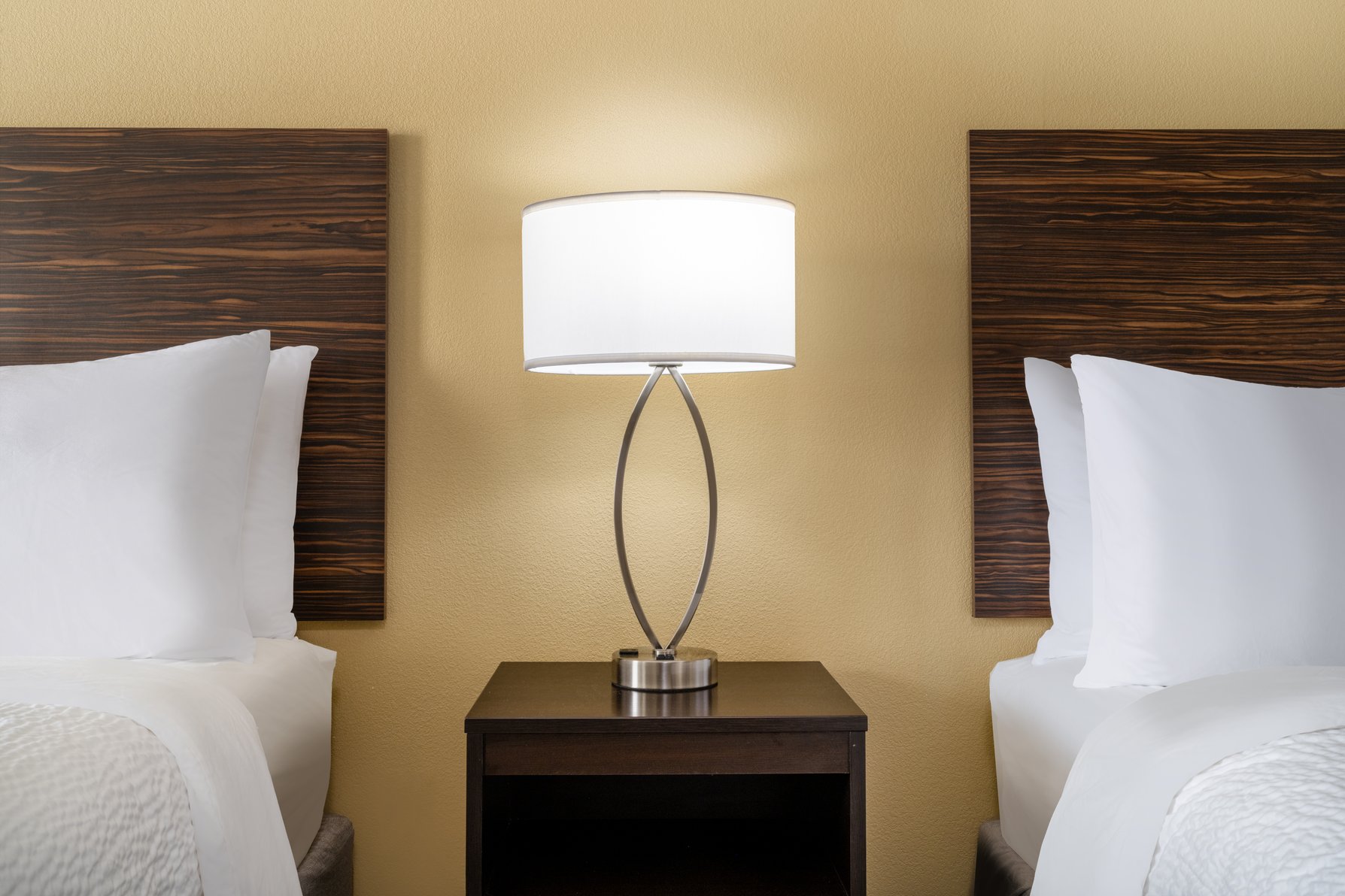 Garner Hotel Norman - University Area by IHG Room Type - 2 Queen Standard Walk In Shower