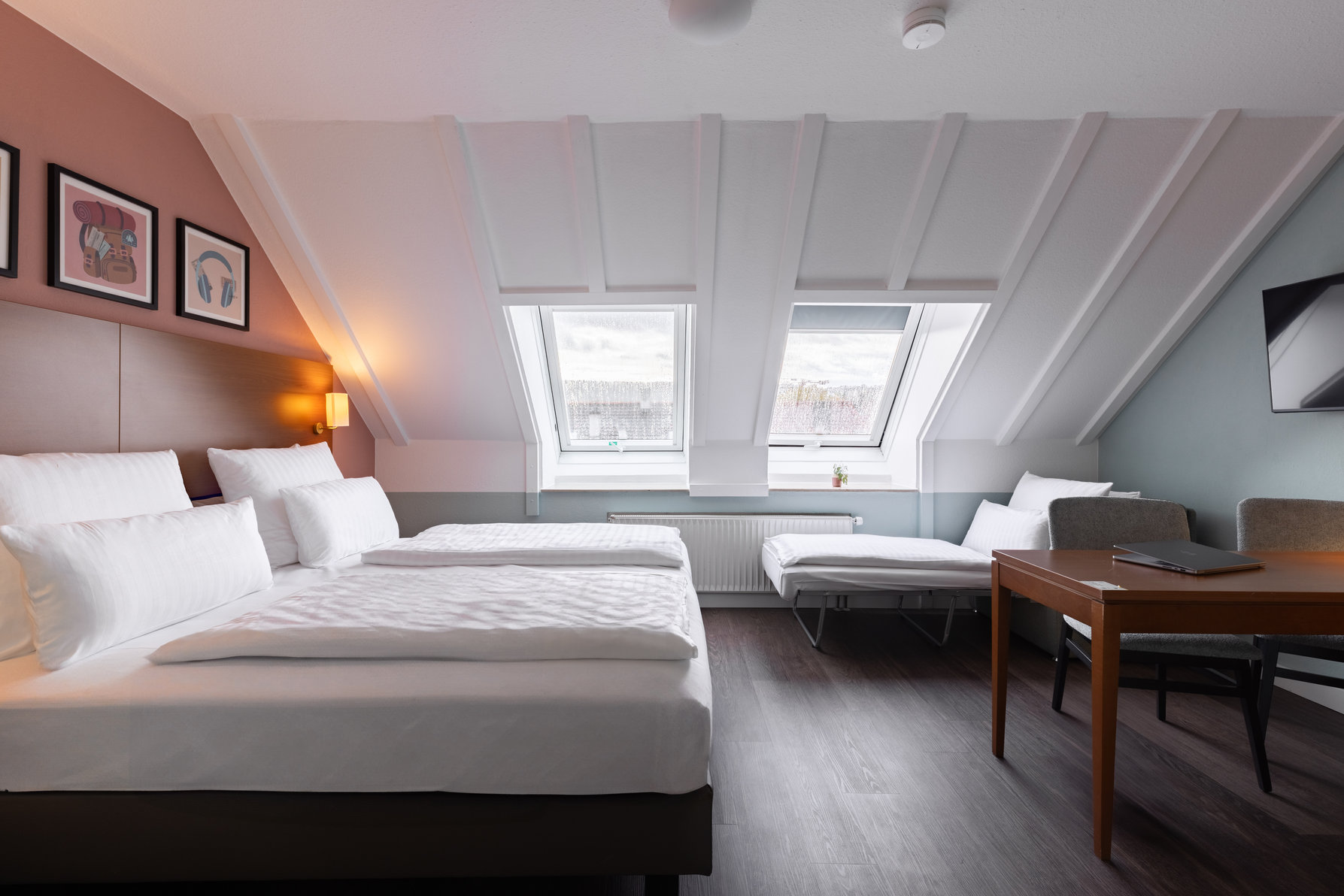Garner Hotel STUTTGART CITY CENTRE by IHG Room Type - 2 Single Sofa Bed Standard