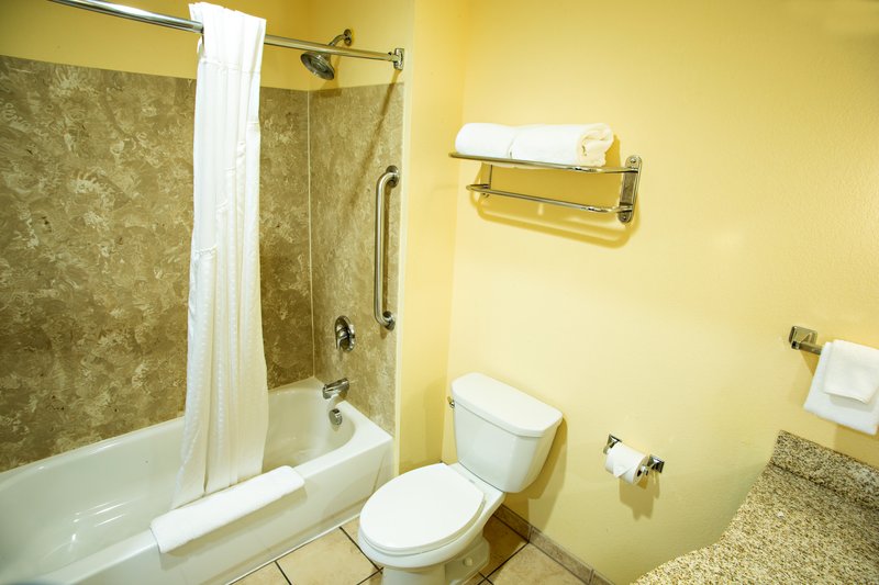Holiday Inn Express and Suites Harrisburg W – Mechanicsburg