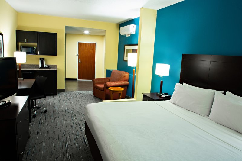 Holiday Inn Express and Suites Harrisburg W – Mechanicsburg
