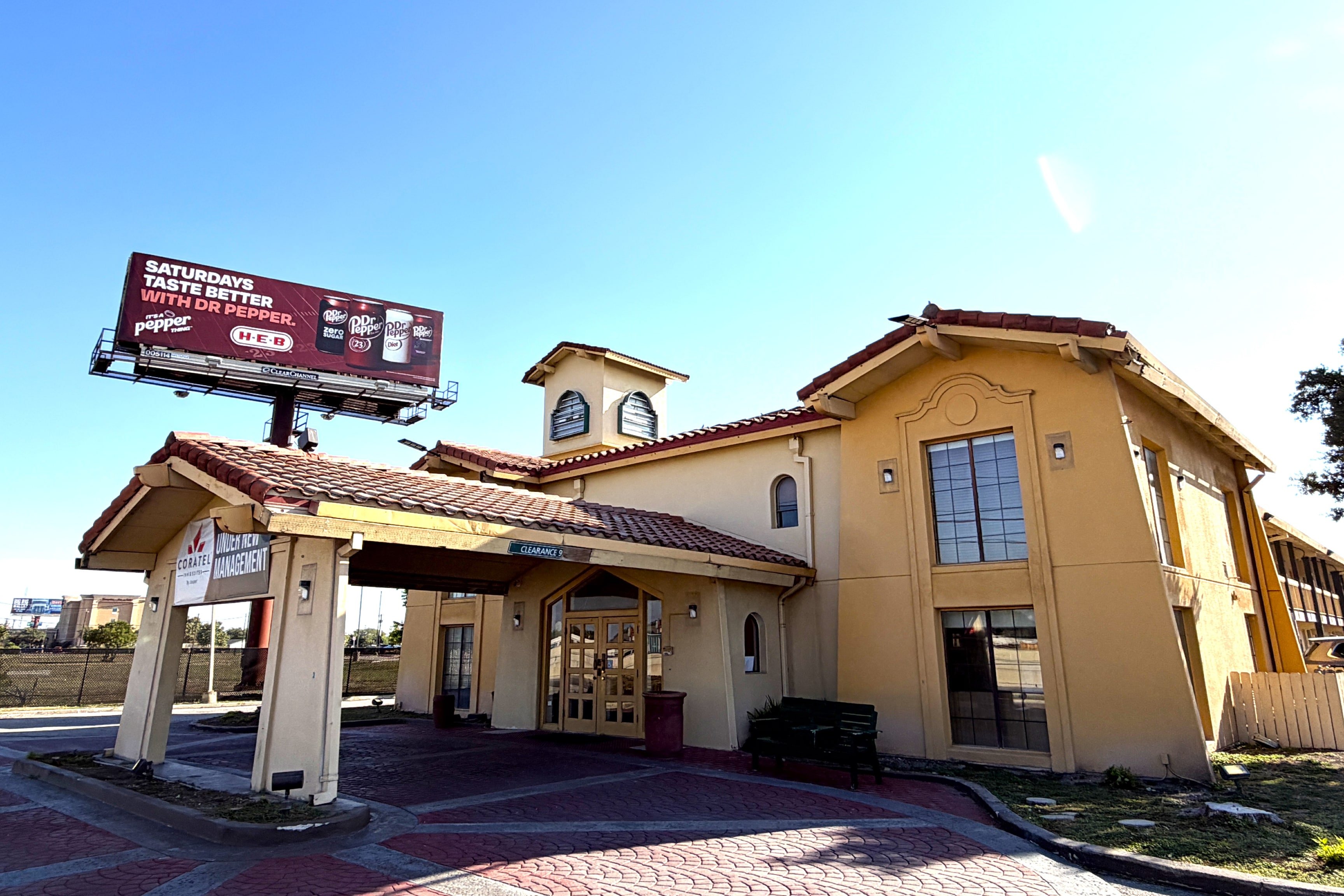 Townhouse Garden Inn Suites San Antonio I 35