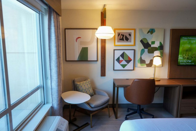 HOLIDAY INN HTL STES AIRPORT P