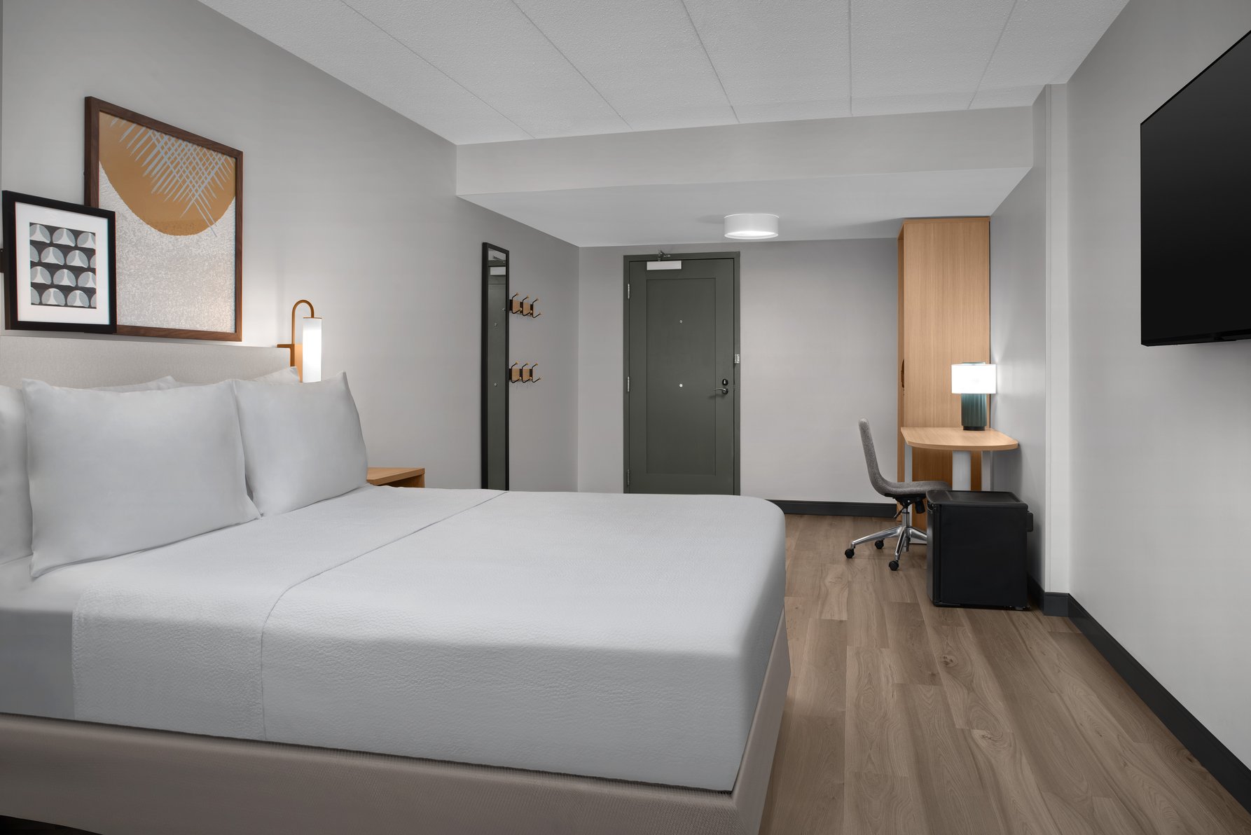 Spark by Hilton Northborough Room Type - 1 QUEEN MOB HR ACC RI SHWR