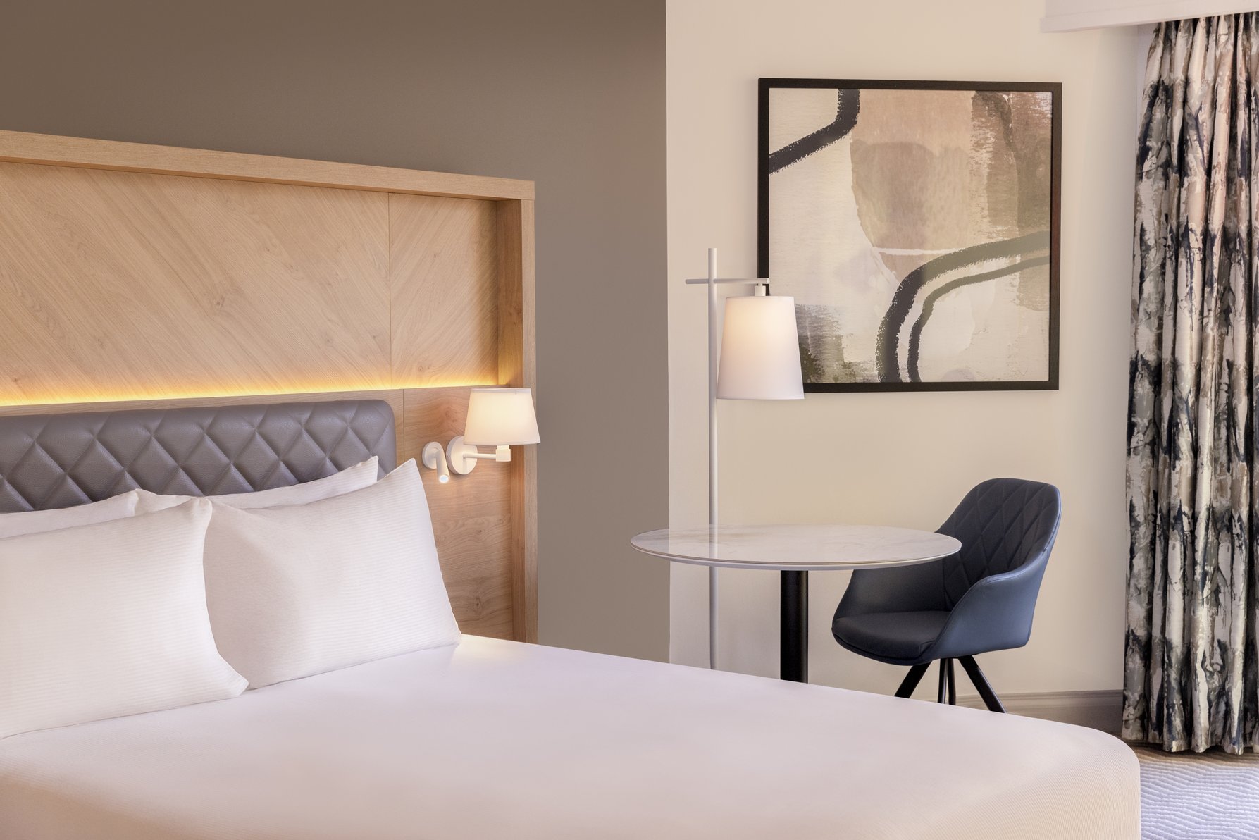 Hilton Northampton Hotel Room Type - TWO QUEEN BEDS GUEST ROOM