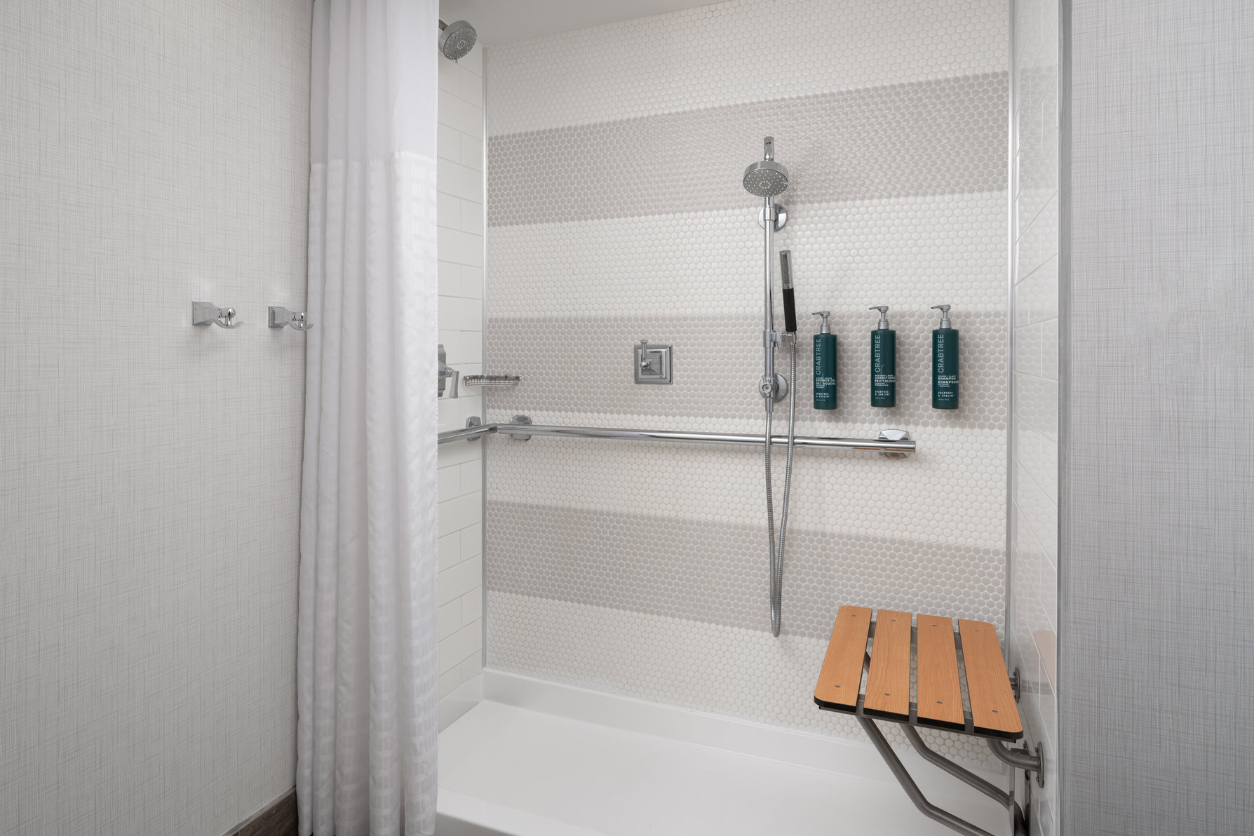 DoubleTree by Hilton Gainesville Room Type - 2 QUEEN AC TRANSFER SHOWER