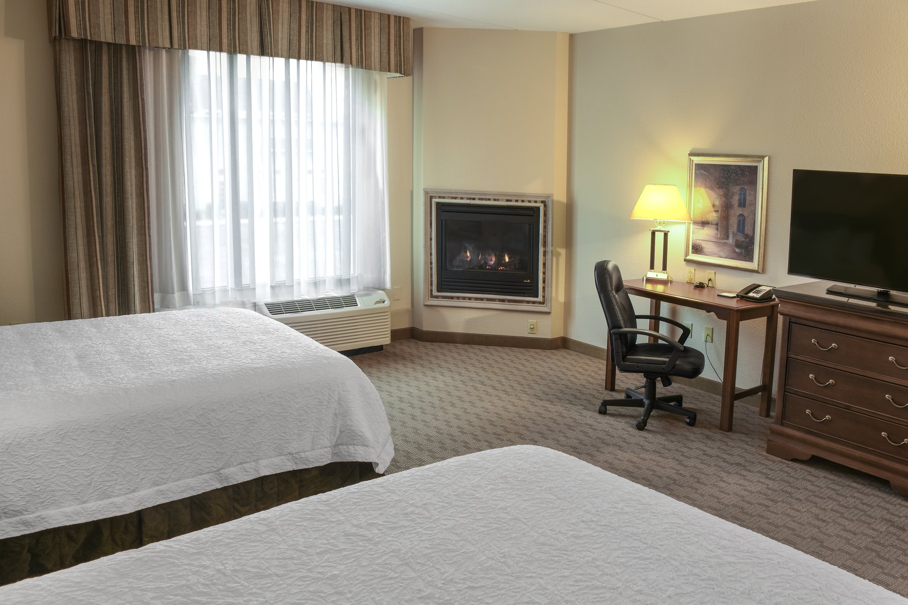 Hampton Inn & Suites by Hilton Youngstown-Canfield Room Type - 2 QNS ACCESSIBLE W TUB NS