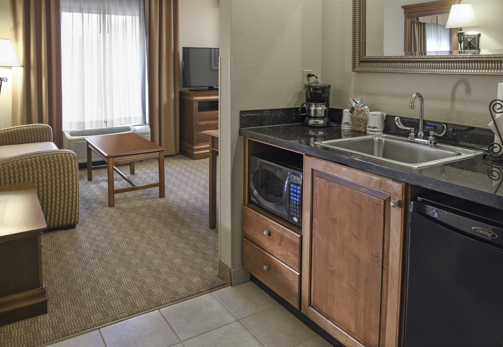 Hampton Inn & Suites by Hilton Youngstown-Canfield Room Type - 1KNG STUDIO SOFABED NOSMOK