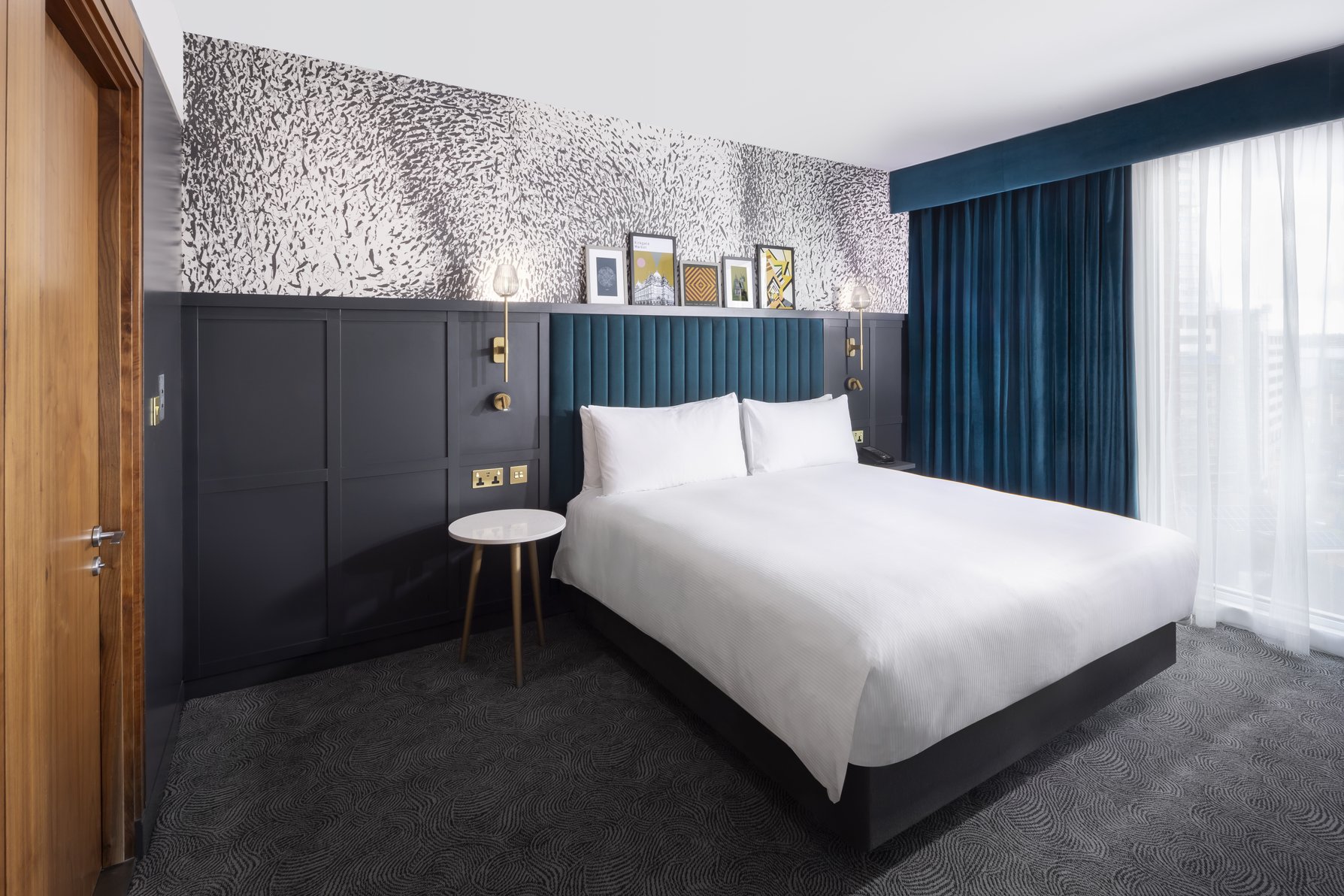 DoubleTree by Hilton Hotel Leeds City Centre Room Type - KING MASTER SUITE