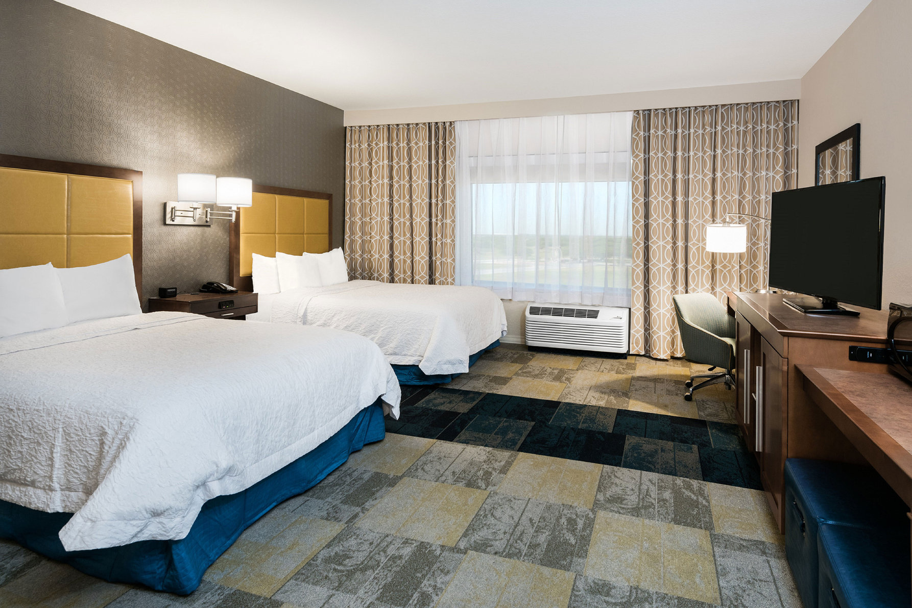 Hampton Inn & Suites San Antonio Brooks City Base, TX Room Type - 2 QNS HEARING ACC NOSMOK