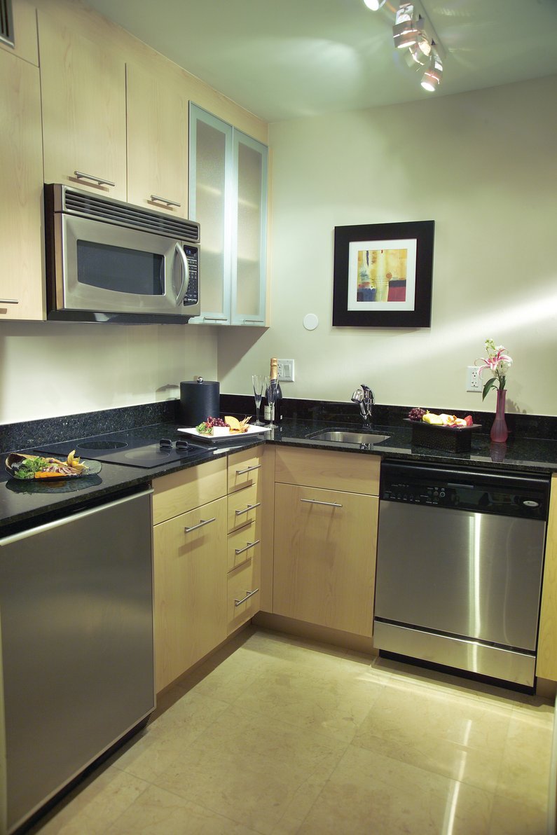 GALLERYone- A DoubleTree Suites by Hilton Hotel Room Type - 1KNG OCN-INTRACOS BRDG VW